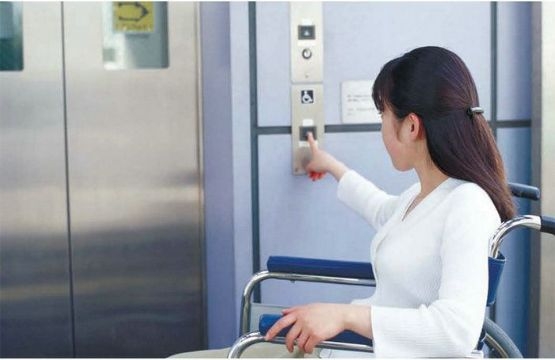 文明乘（chéng）坐確保電（diàn）梯（tī）安全